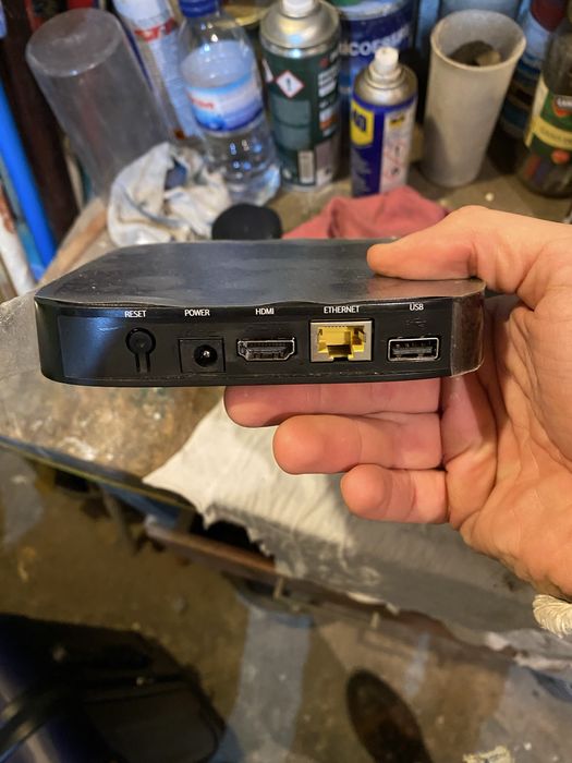 Vendo VTV c/ comando e router Huawei