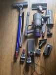 Dyson V 11, z akcesoriami, uszkodzony
