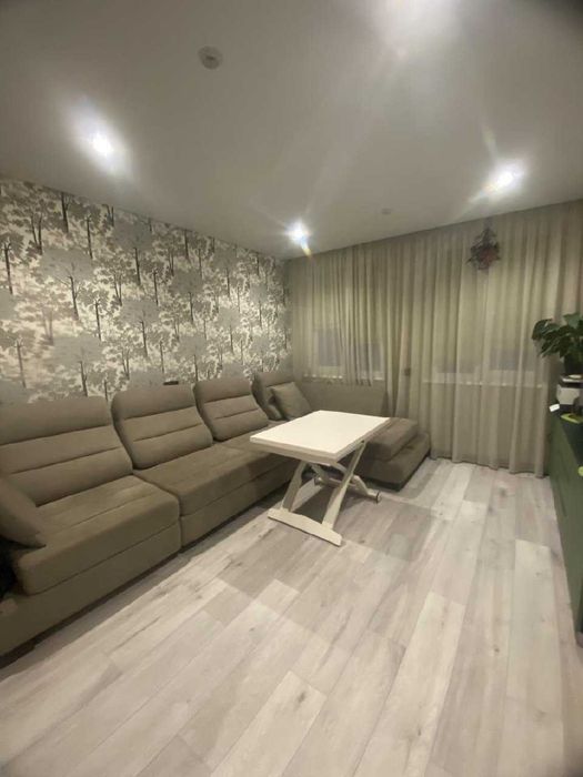 Продаж будинку з СОНЯЧНИМИ панелями та інвертором.