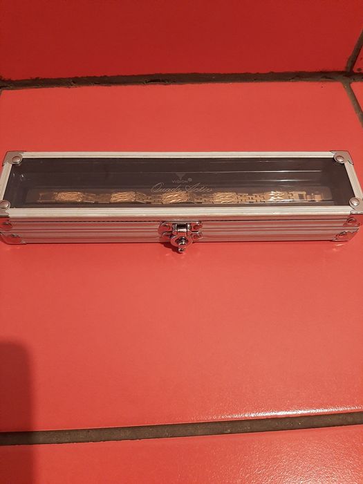 Aluminiowe pudełko na branzoletke