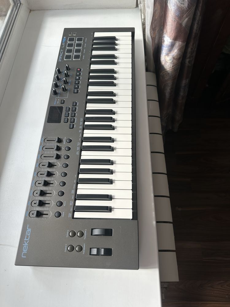 MIDI клавиатура Nektar Impact lx 49+