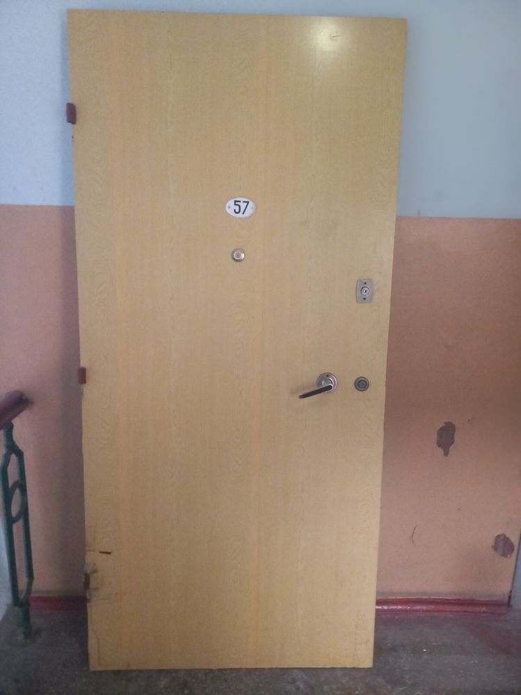 Продам входные двери