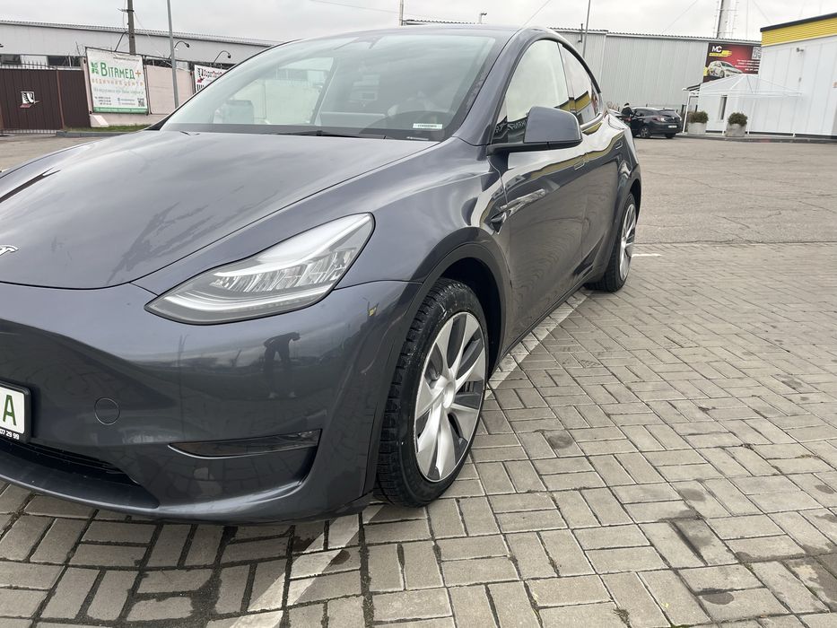 Продаю Tesla Model Y