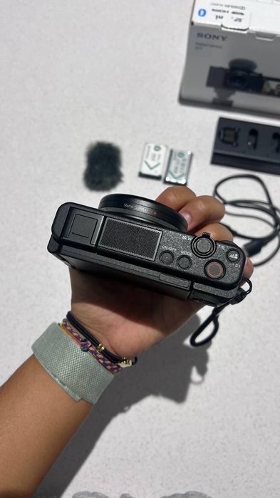Máquina Fotográfica Mirrorless Sony ZV-1