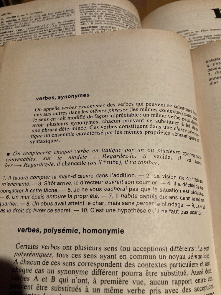 Dicionario de francês Larousse