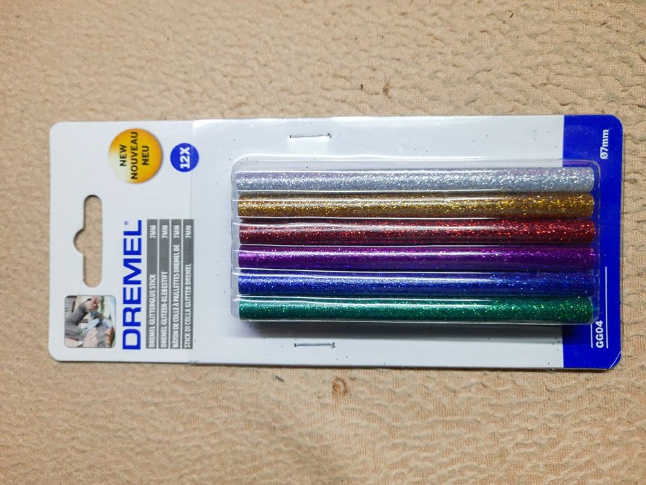 Клеевые стержни Dremel цветные с блестками 7 мм 105°С