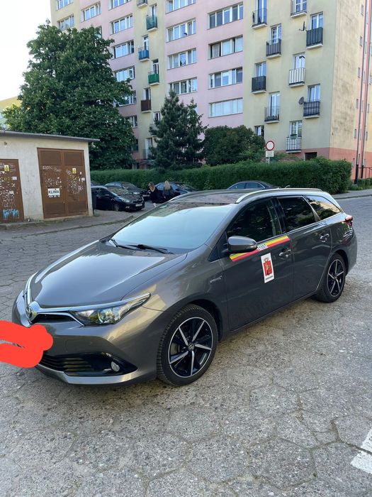 Toyota Auris Sprzedam Toyata Auris 2017 hybryda