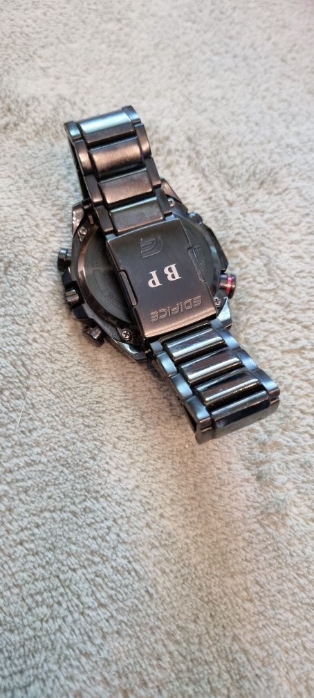 Casio EDIFICE EQB-501 solar bluetooth