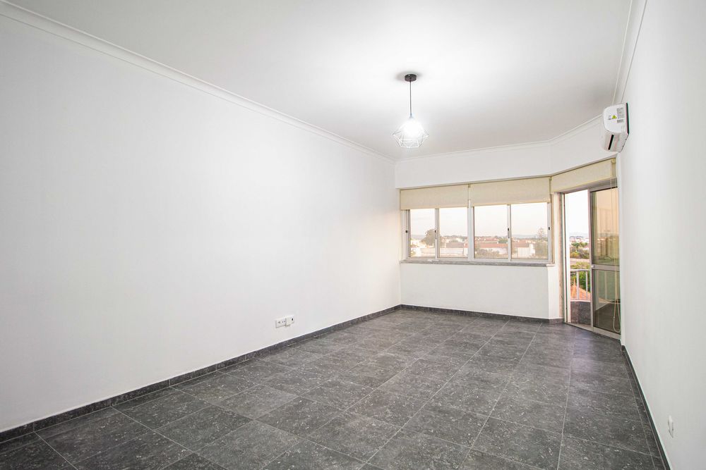 Apartamento T2 em Alhos Vedros para arrendar
