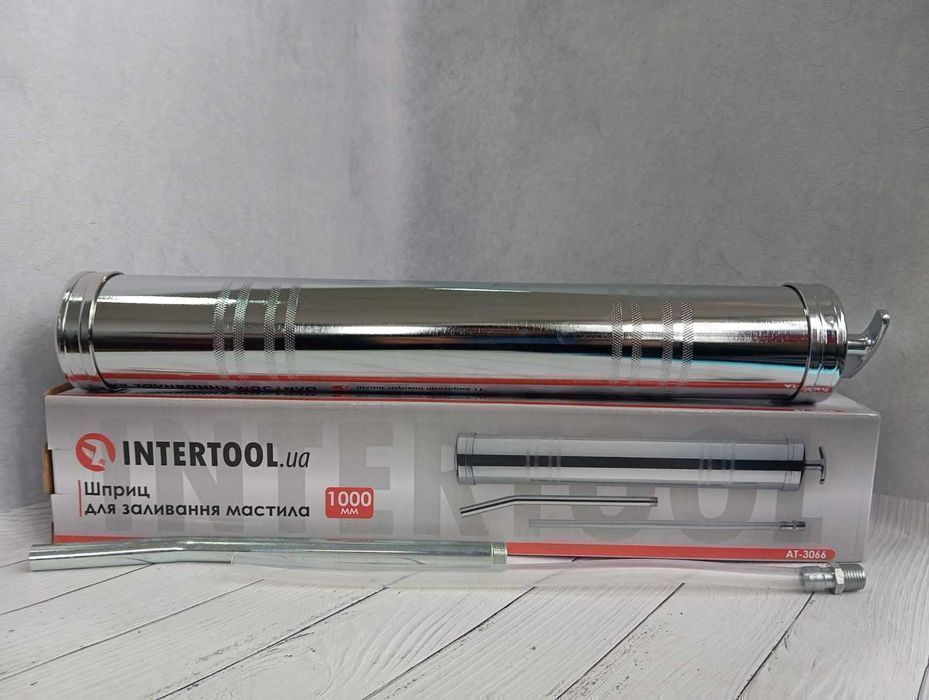 Шприц для заливки масла 1000 мл INTERTOOL AT-3066