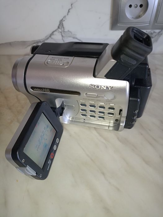 Продам видеокамеру sony