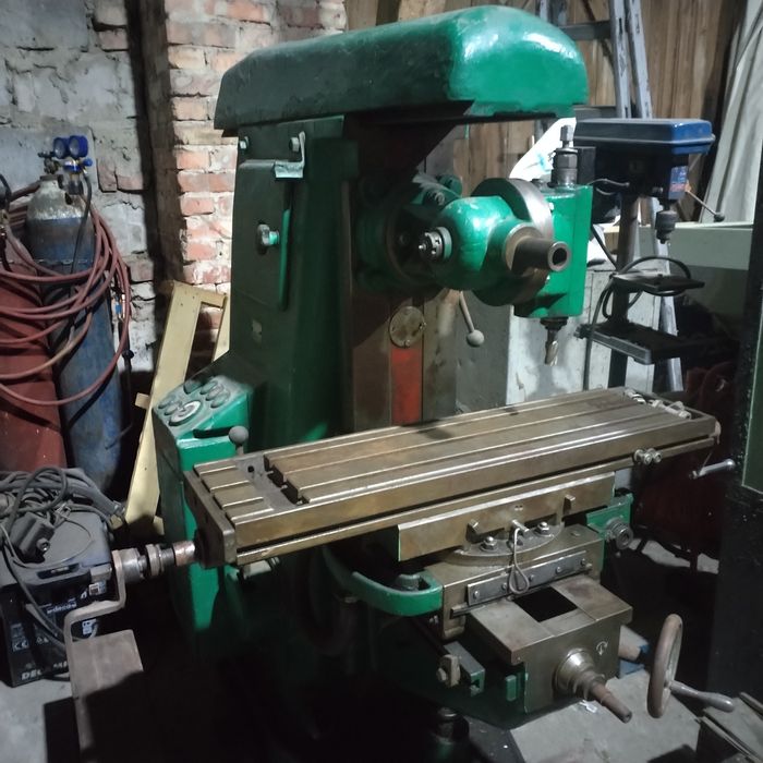 Frezarka uniwersalna fu2