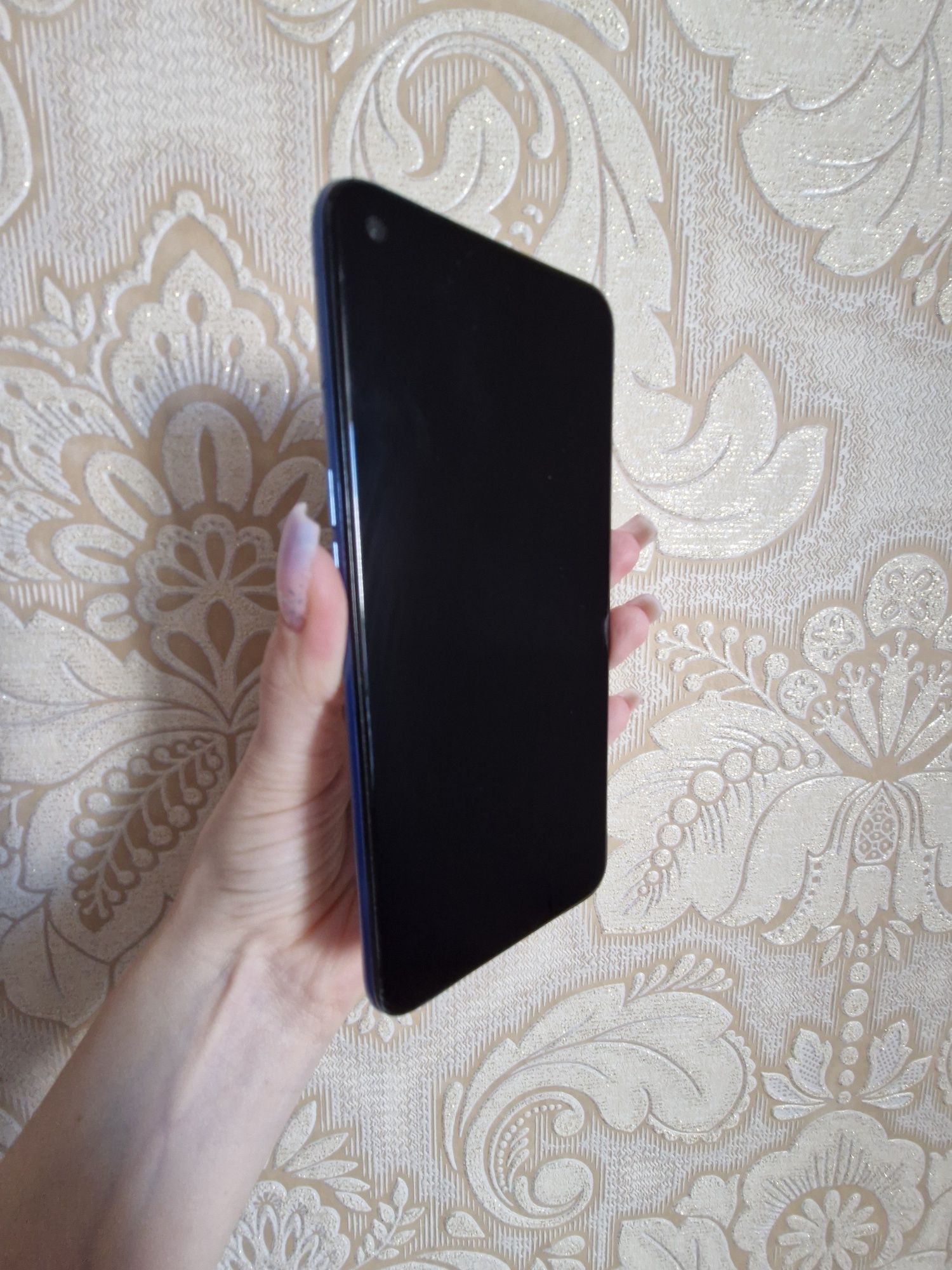 Телефон realme 6
