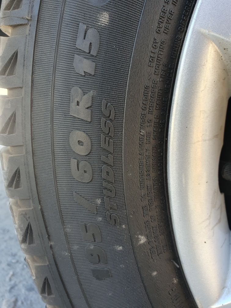 Продам шины 4шт Michelin 195/65 R15 зима!!!