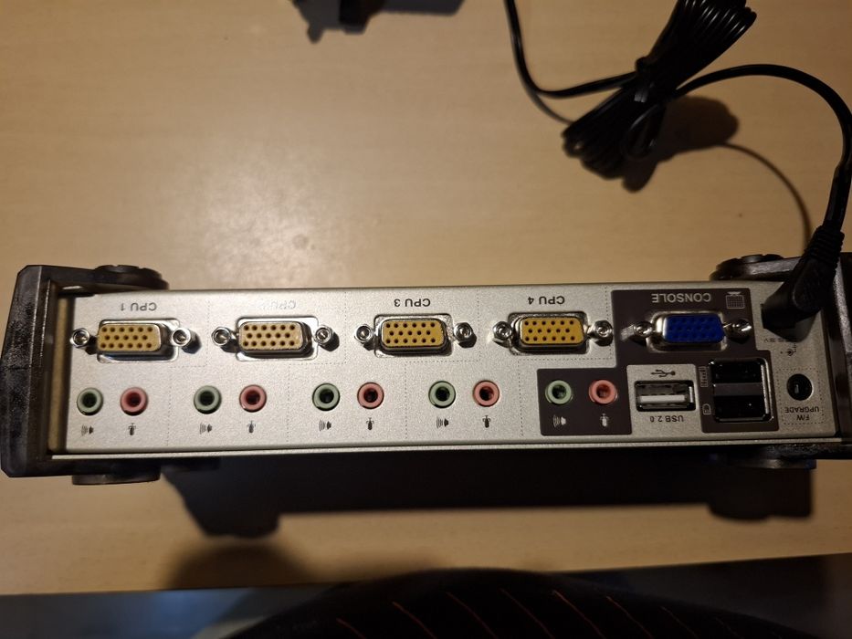 4 portowy przełącznik komputerowy kvm Aten