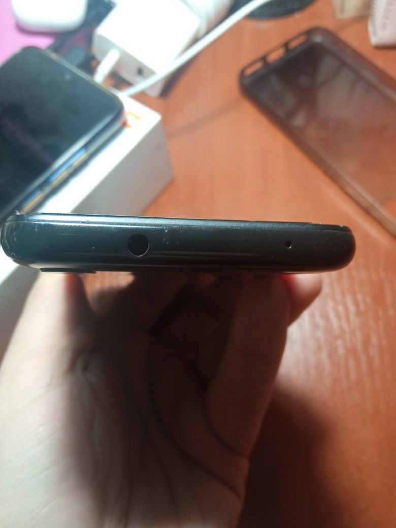 Продам бу Redmi 7A 2/32GB