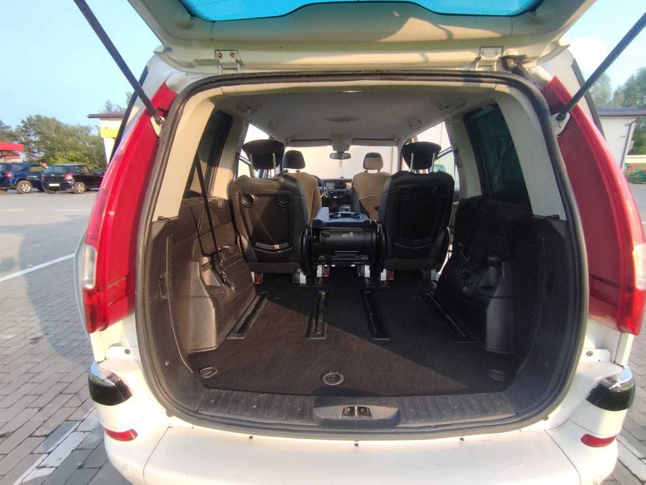 Citroen C8. ( Мінівен)