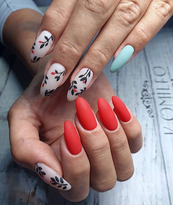 Маникюр/педикюр м.Лукьяновка