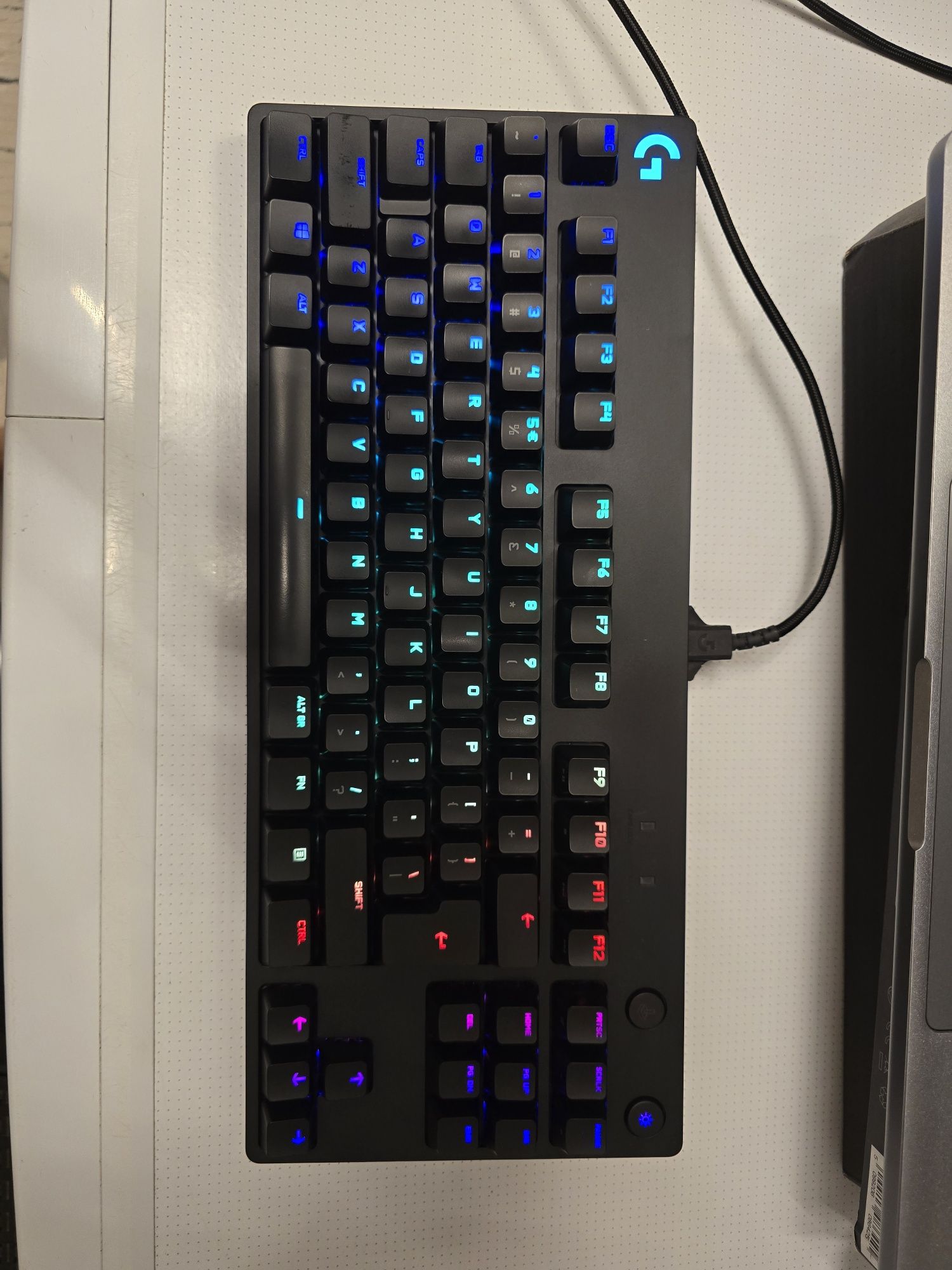 Klawiatura mechaniczna Logitech G PRO z podśw. RGB w wersji TKL blue