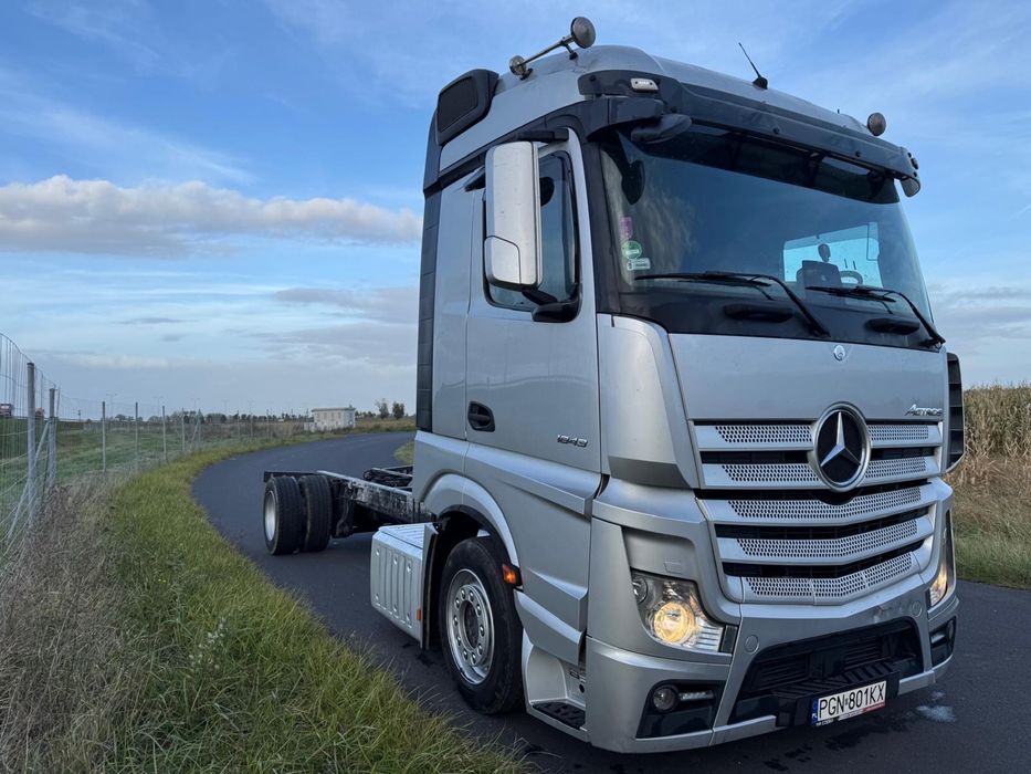 Mercedes- Benz Actros 1843