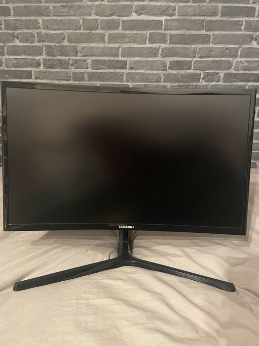 monitor Samsung C24RG50FQU
