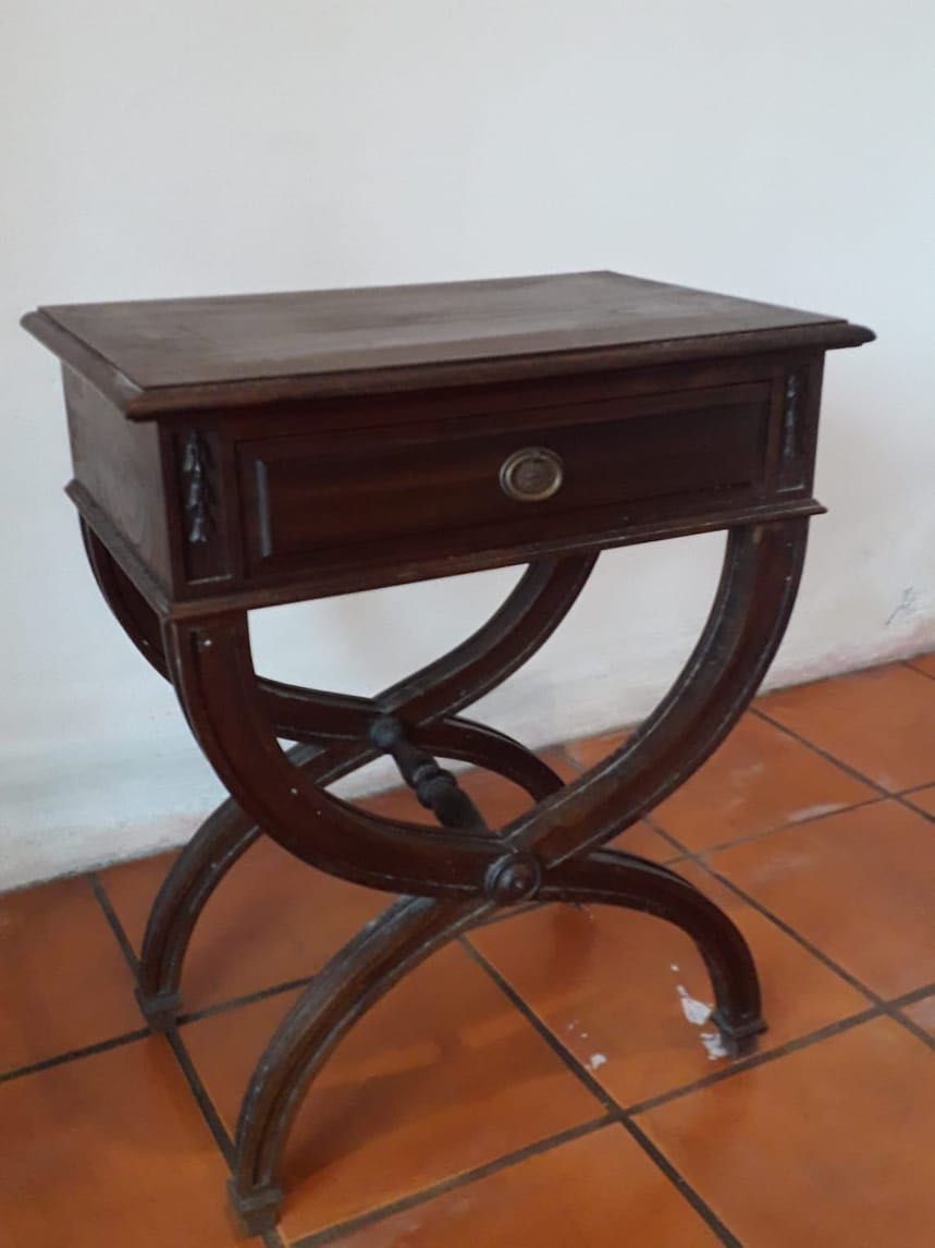 Mesa/Estante em madeira