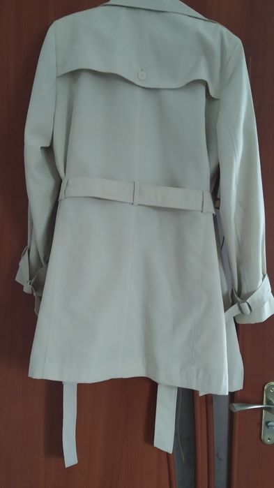 Продам жіночу куртку і тренч