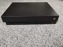 Sprzedam Xbox One X + gry w zestawie