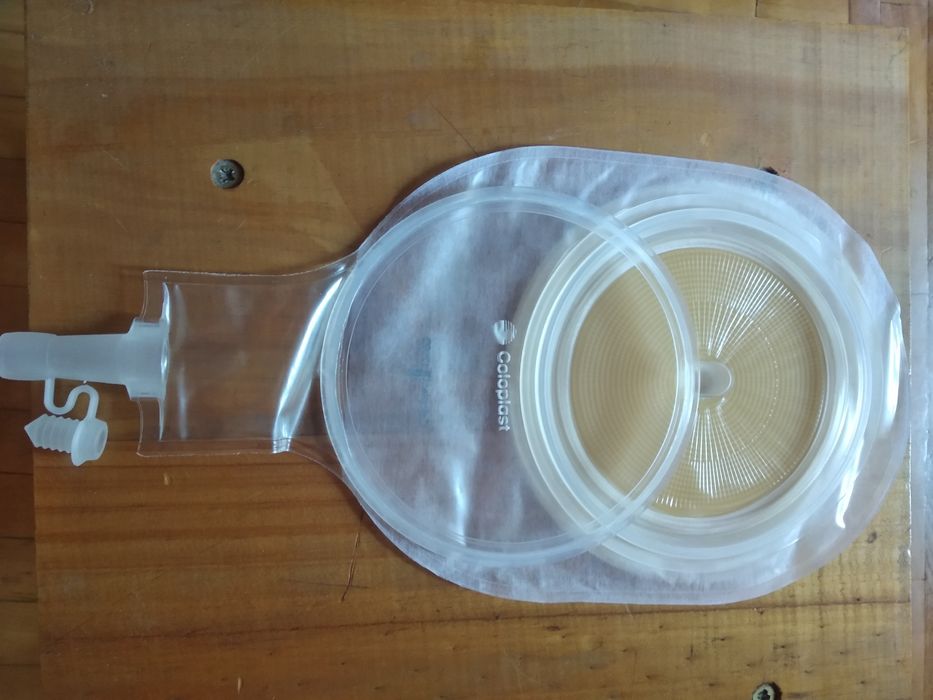 Срочно продам калоприемники Coloplast 17501 и 12802.