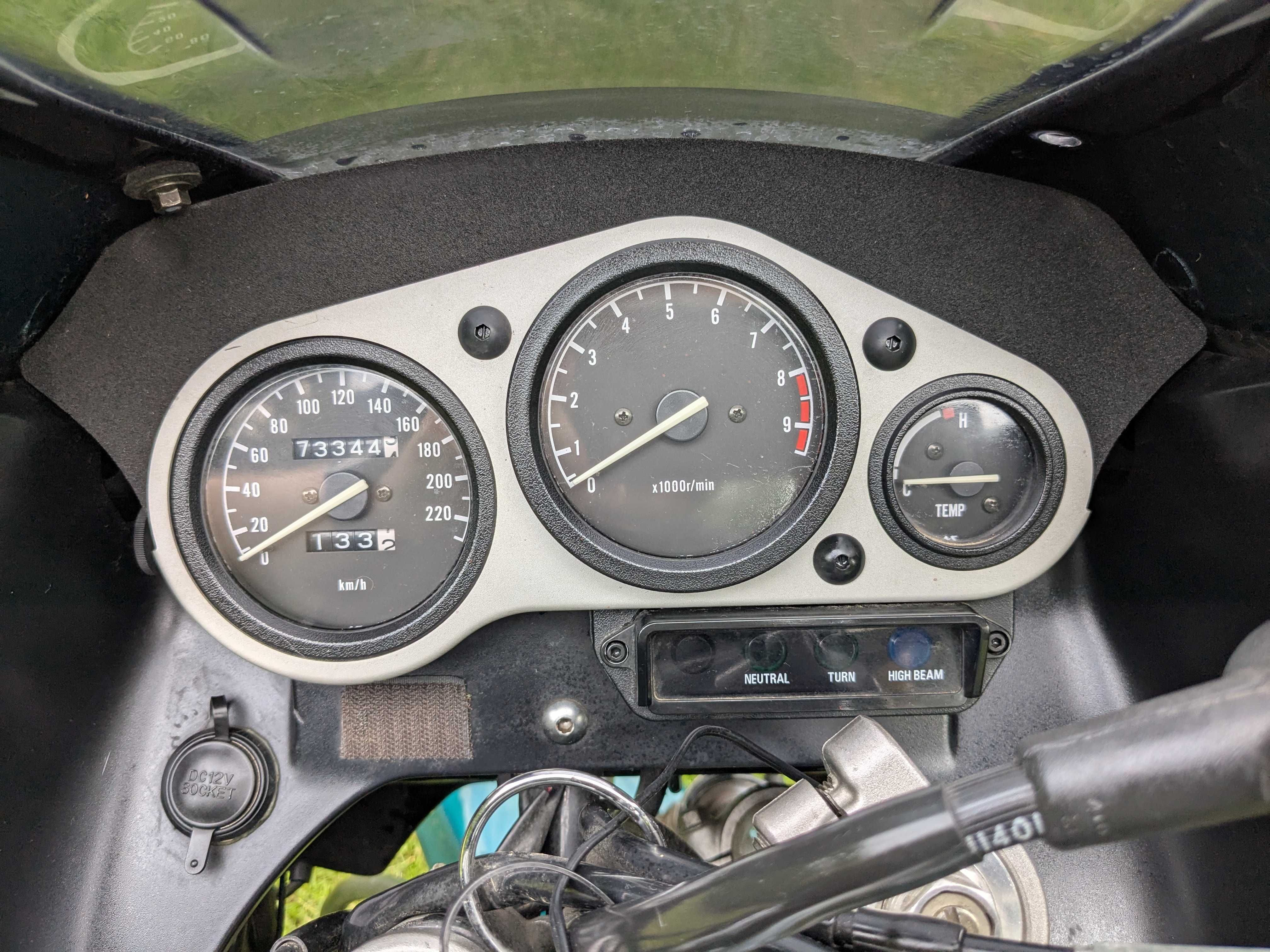 Sprzedam piękną Yamahę TDM 850 cm3, szosowo turystyczny klasyk!