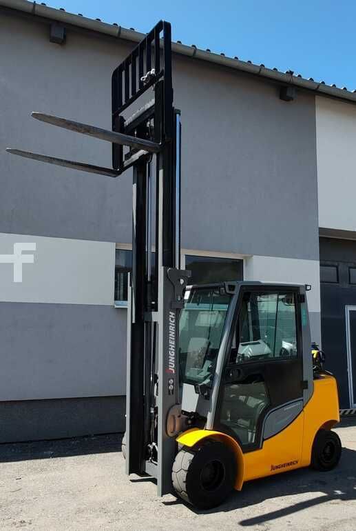 Wózek widłowy Jungheinrich TFG 430s 3.3m LPG