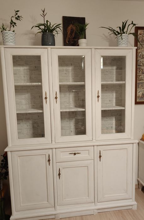 Kredens witryna vintage biała 153x198,5x44,5 cm
