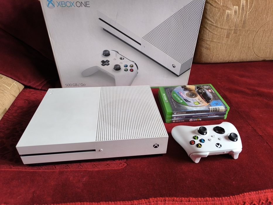 Xbox One S
Xbox One S Series S X