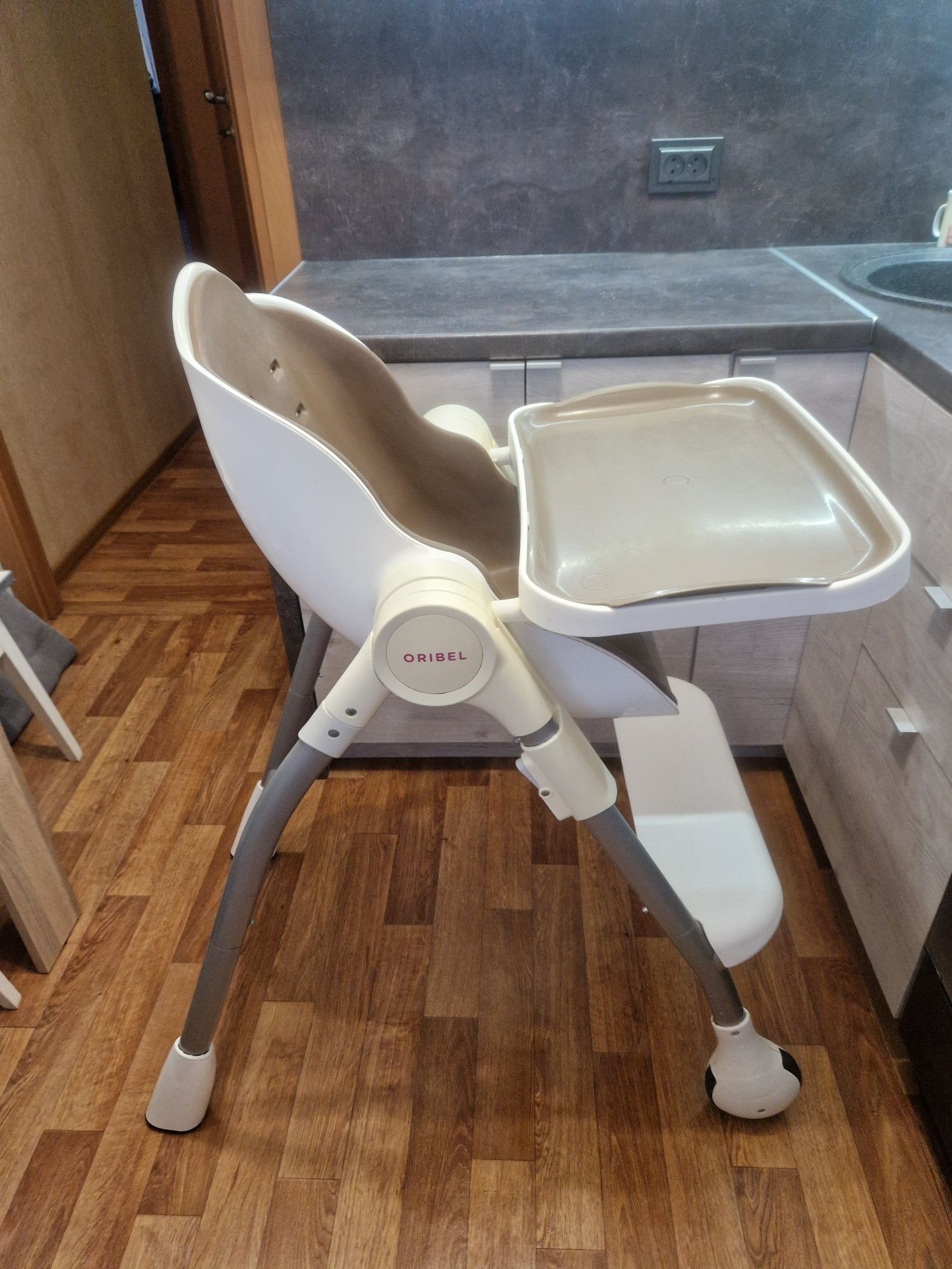 Дитячий стілець/стільчик для годування oribel