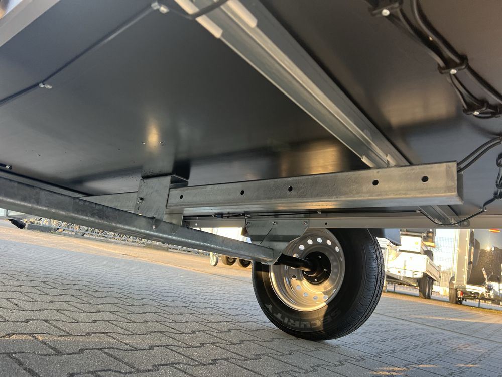 Böckmann cargo kofer 750 kgLekka kat B meblowoz
