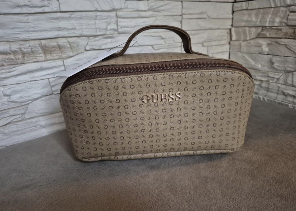 Kosmetyczka Damska Guess Carroboro Travel