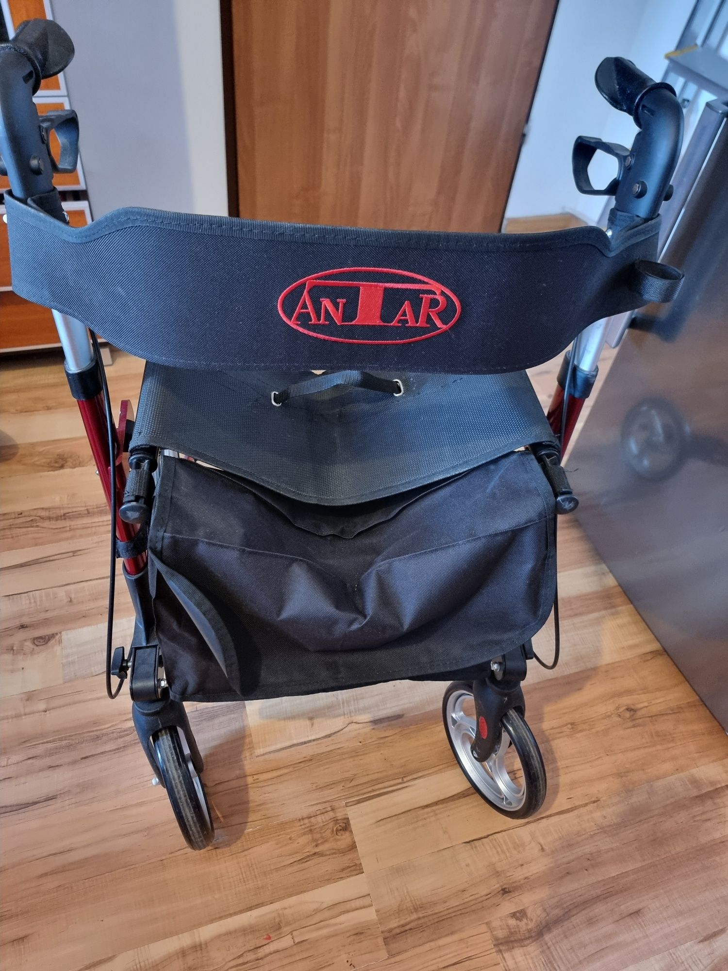 Chodzik rehabilitacyjny dla seniora