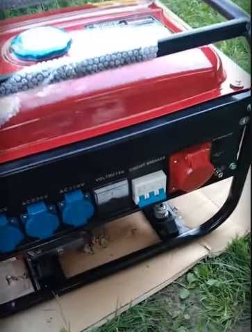 Генератор бензиновый Honda EM6500CXS 3,3 кВт трифазний електростартер