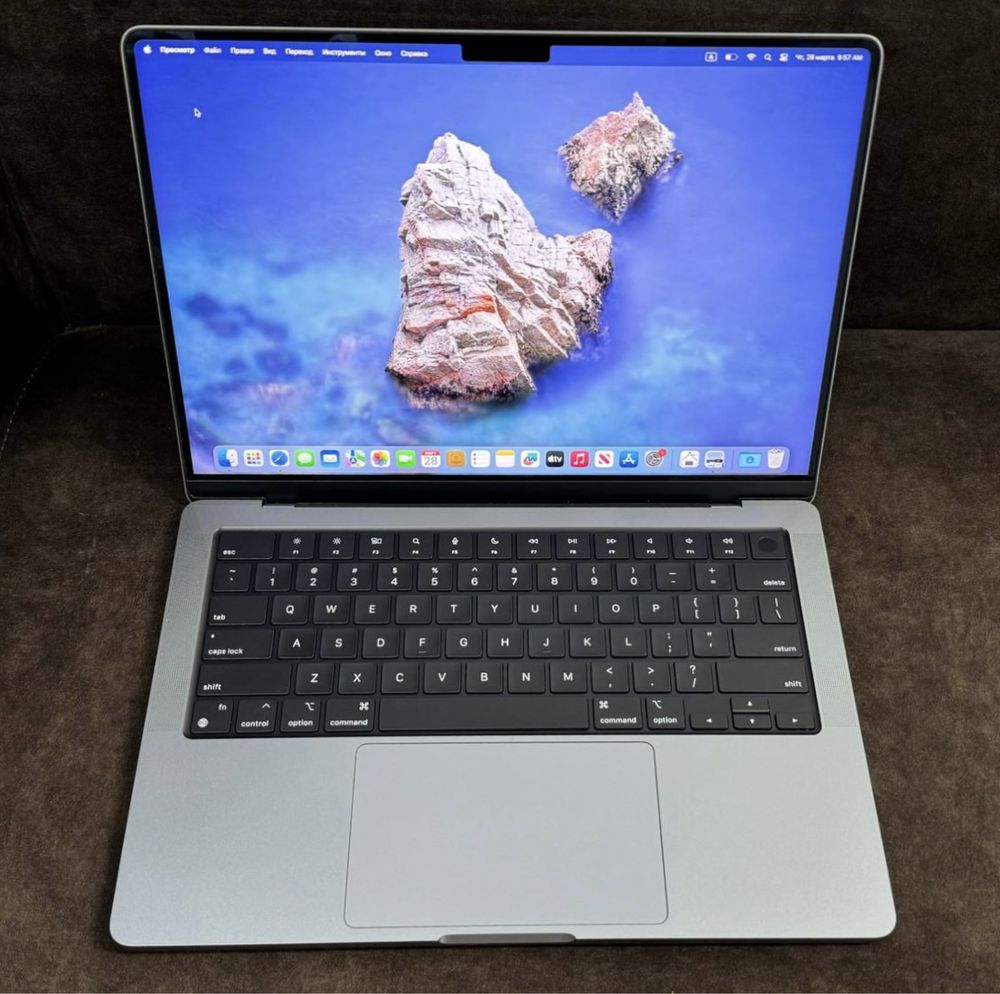 MacBook PRO 14” M1 MAX 64GB / 1TB 32GPU (USED)