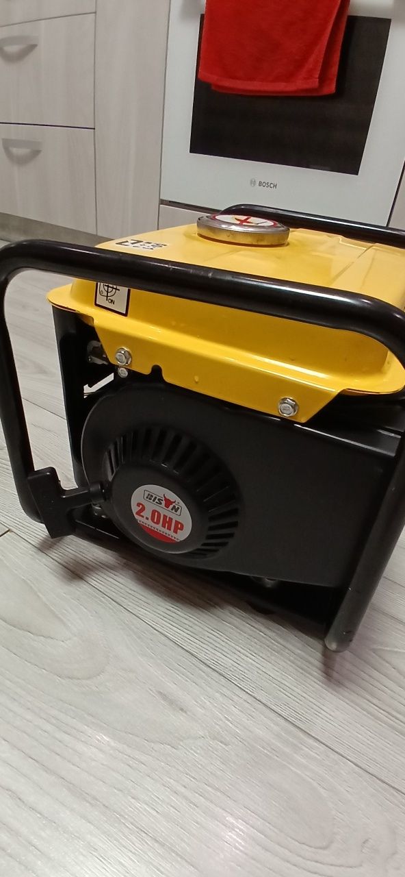 Бензогенератор. 1000W