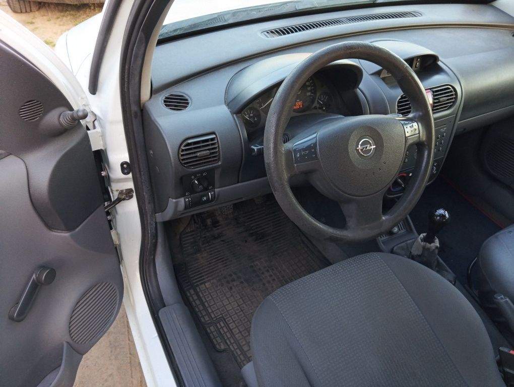 Opel Combo C 1.7 DTI 5 Osobowe Klima Hak Radio Zarejestrowane Polecam