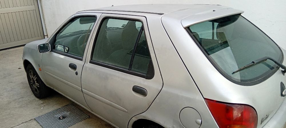 FORD FIESTA 2000
