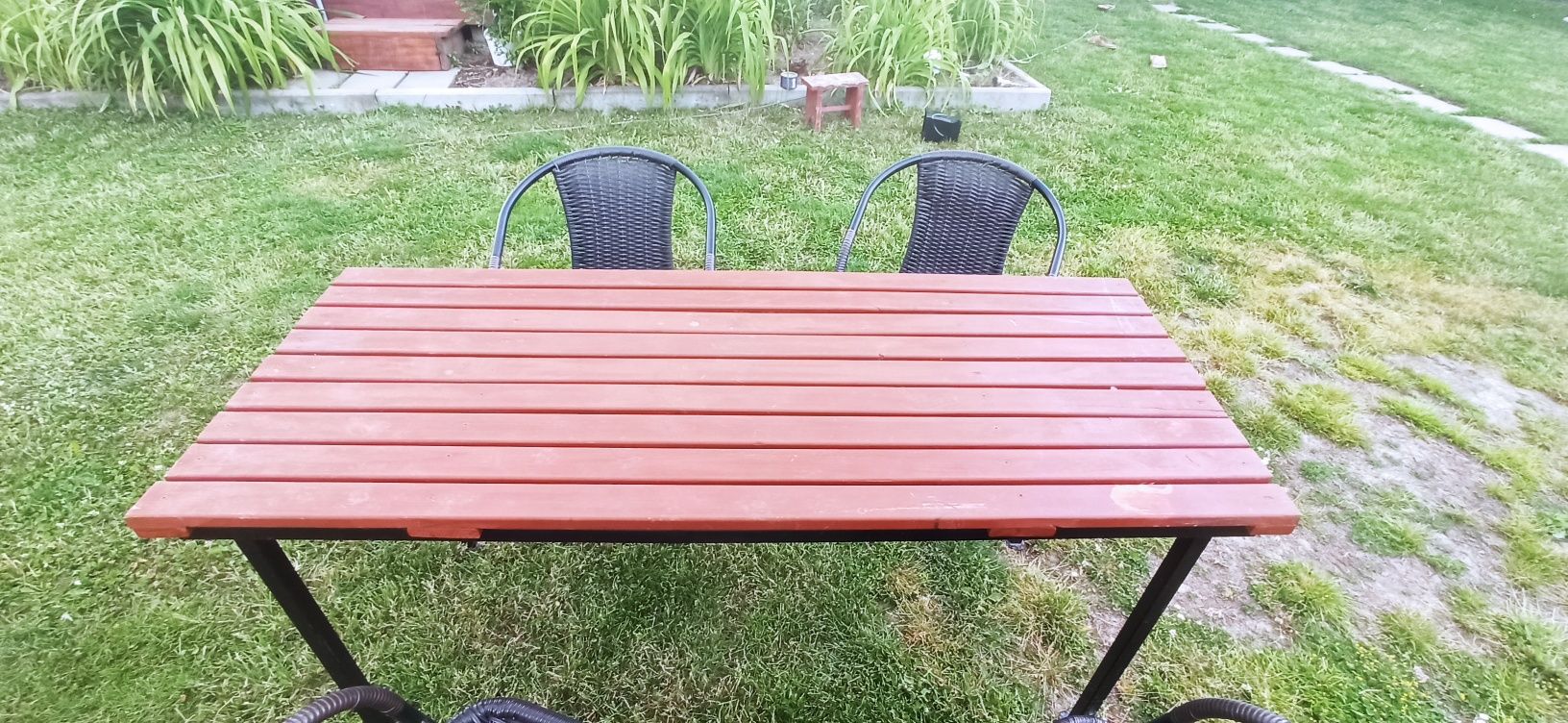 Stół ogrodowy i cztery krzesła