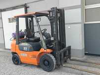 Wózek Widłowy Toyota 7FGF25 Lpg 2.5T  z Niemiec Przebieg 5100mtg