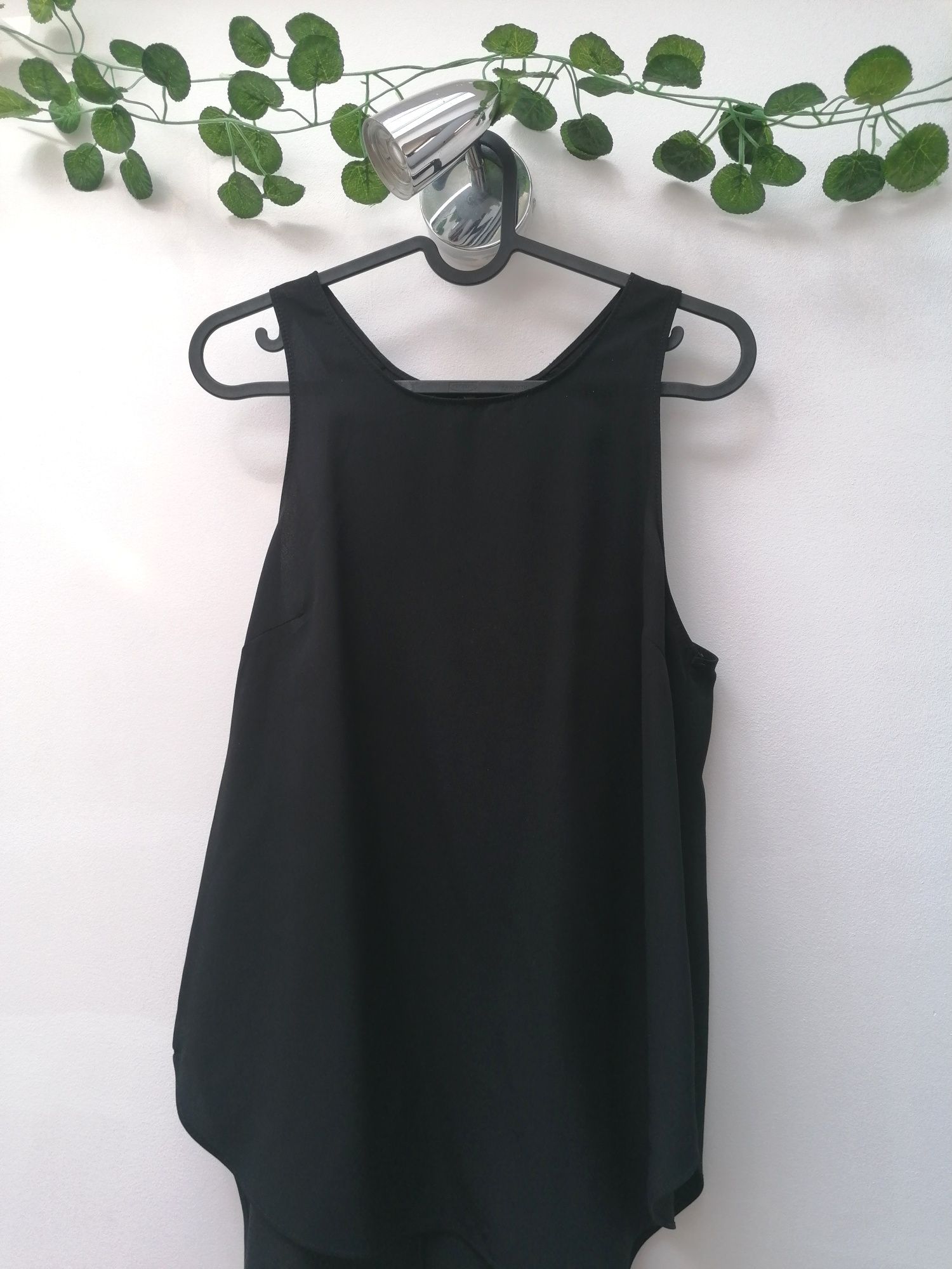 Blusa Preta de Cavas