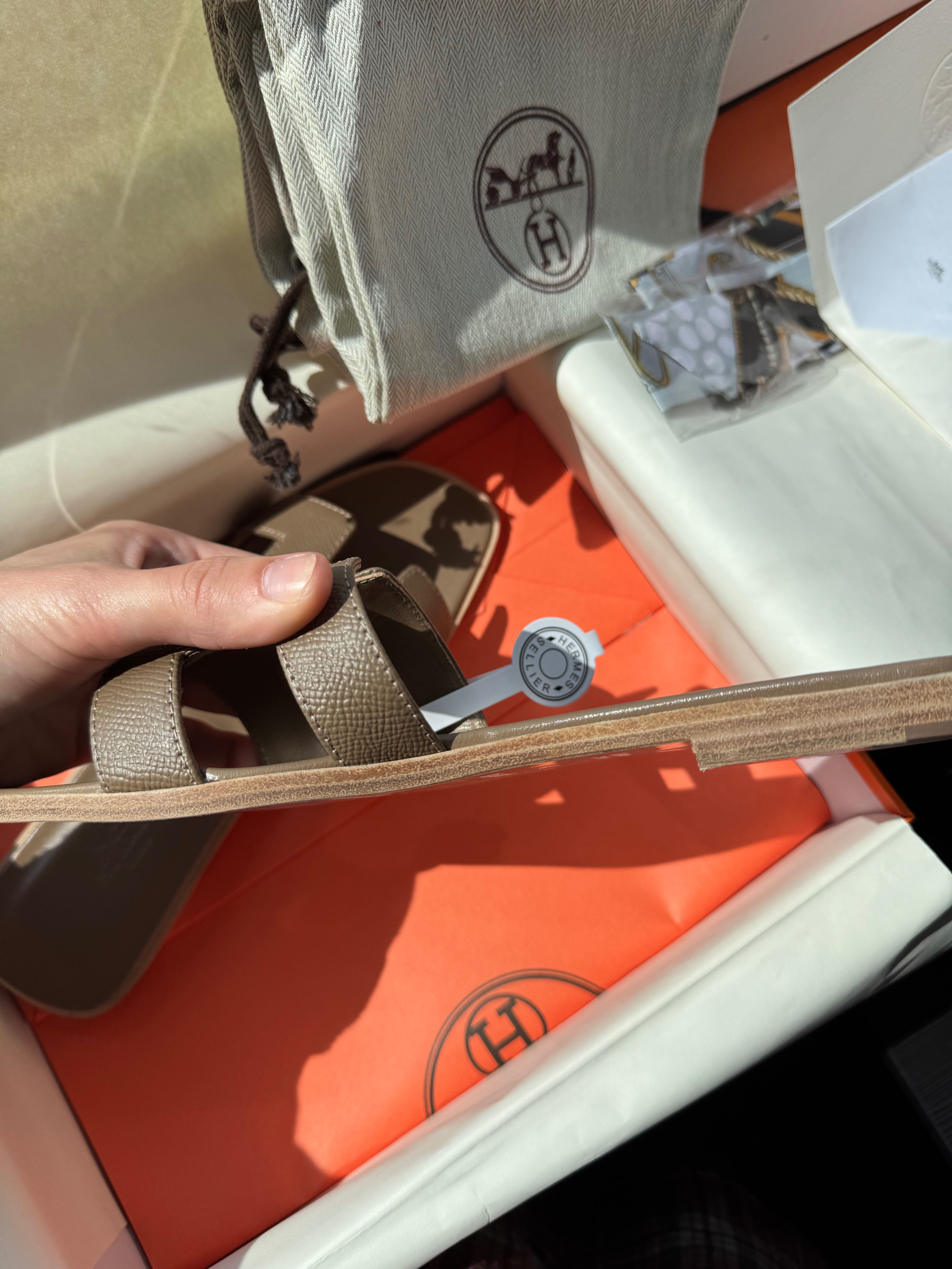 Hermes Klapki 1.1