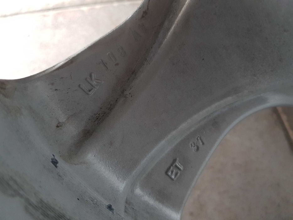 Felgi Koła Audi 80 B4 Cabrio 7x15 et37 4x108 opony 195/65/15