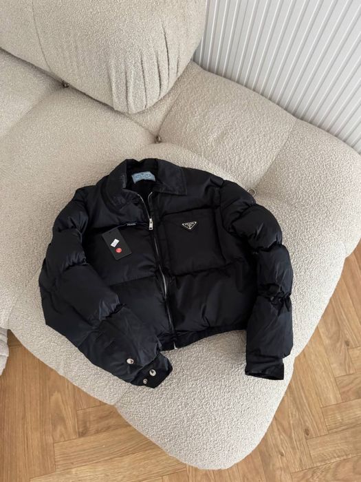 Куртка в стилі прада