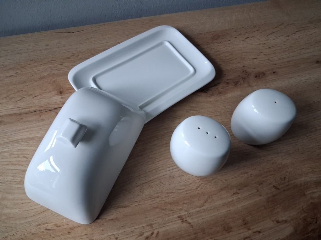 Zestaw maselniczka porcelanowa + solniczka + pieprzniczka