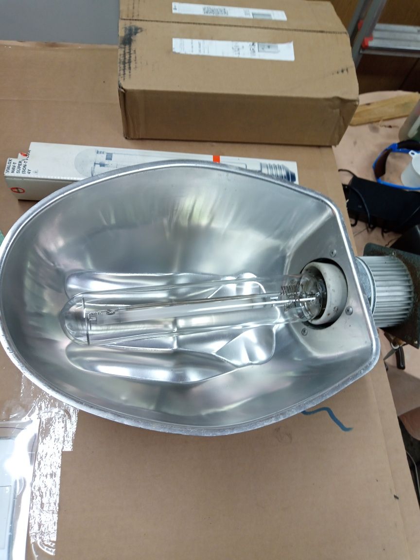 Lampa do doświetlania roślin